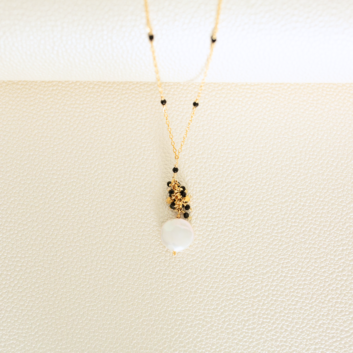 The Marea Pendant